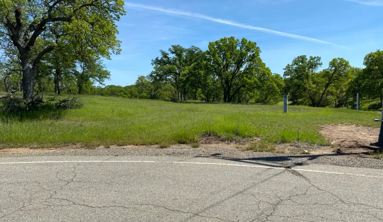 3.62-acre property photograph 8